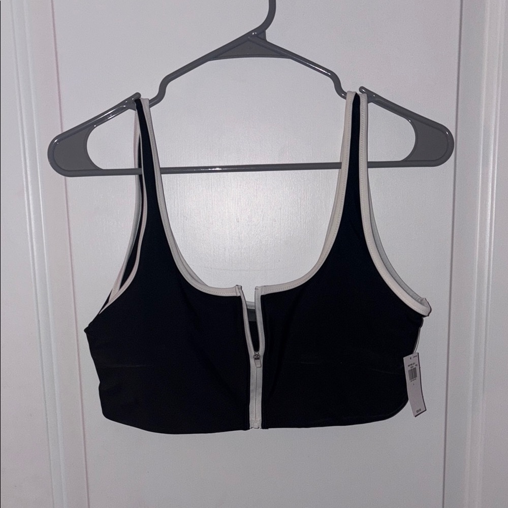 Black and White Zip-Up Sports Bra